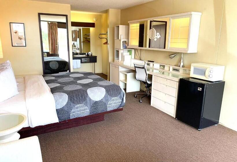 فندق على الطريق Oxford Inn