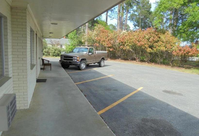 Pine Lodge Motel