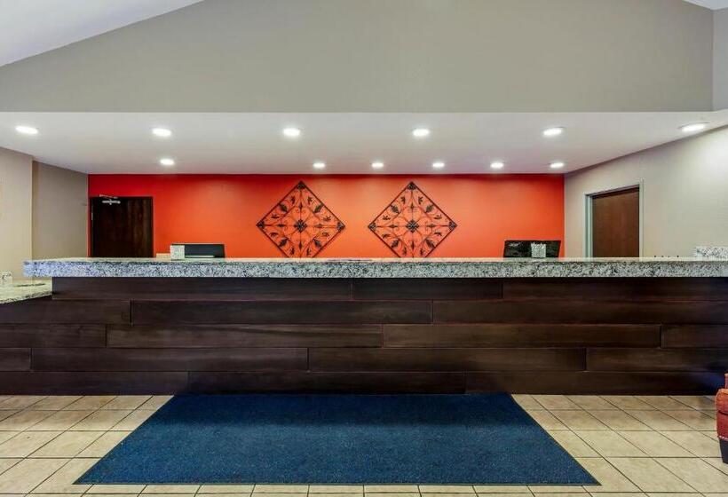 استراحتگاه Polynesian Hotel & Suites Wisconsin Dells/lake Delton