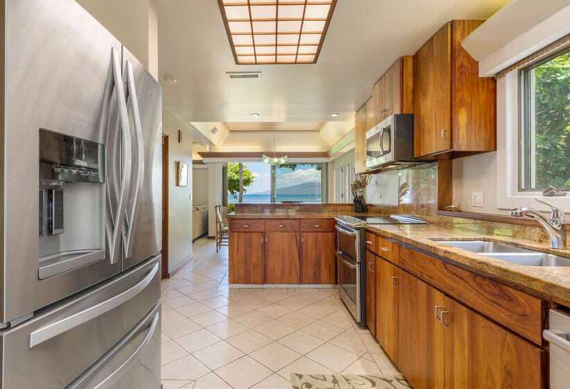 استراحتگاه Puunoa Beach Estates