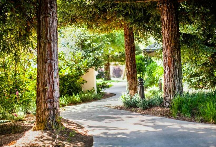 استراحتگاه The Quail Lodge