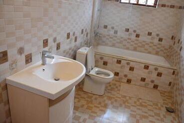 هاستل Barazani Garden Villa