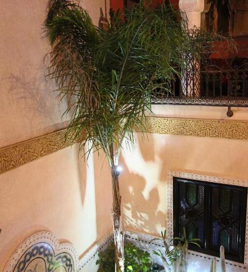 تختخواب و صبحانه Riad Makene Mouchkill