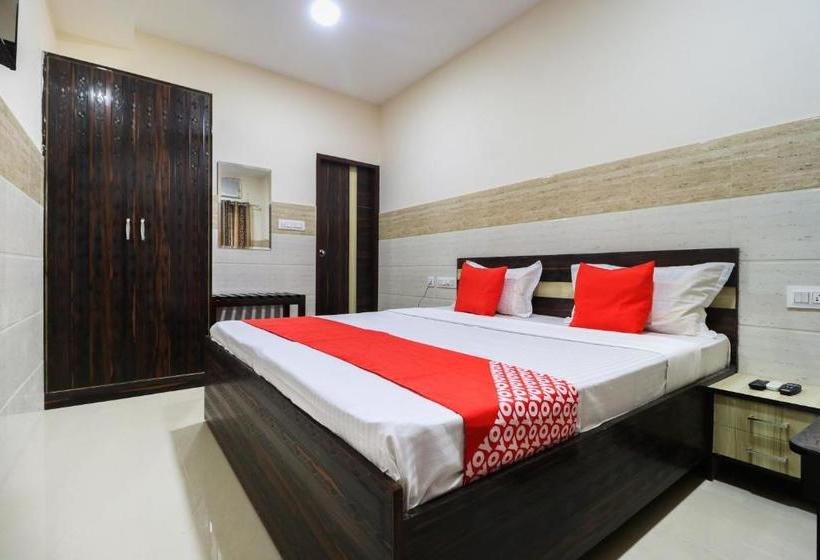 فندق Oyo 49095 K Fort