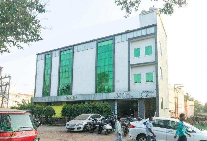 هتل Spot On Prabir Residency Inn