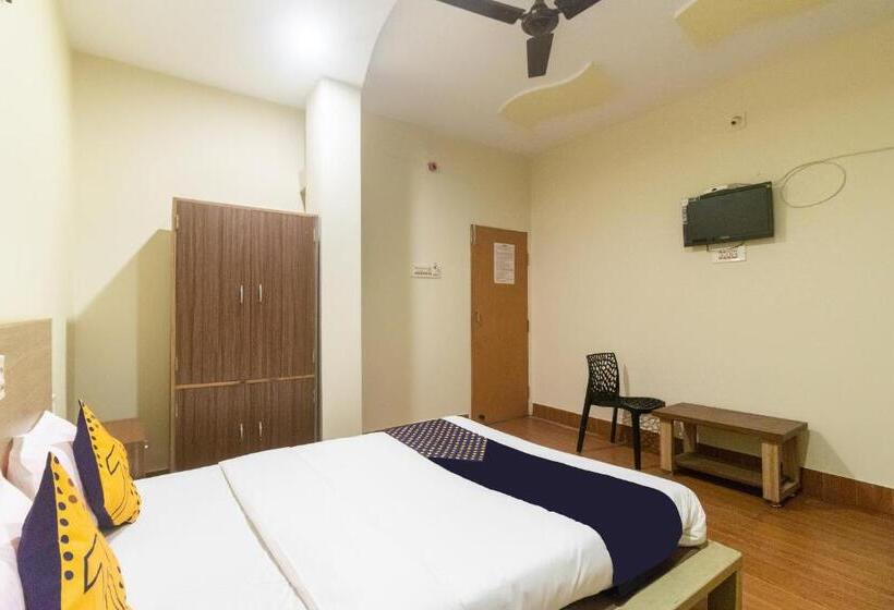 هتل Spot On Prabir Residency Inn