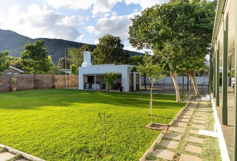 פנסיון Victorian Square Guesthouse