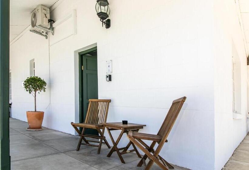 פנסיון Victorian Square Guesthouse