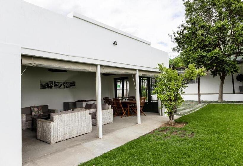 פנסיון Victorian Square Guesthouse