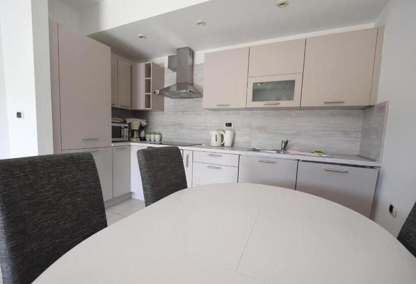 Apartment Nevena