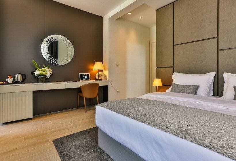 Avanti Hotel & Spa