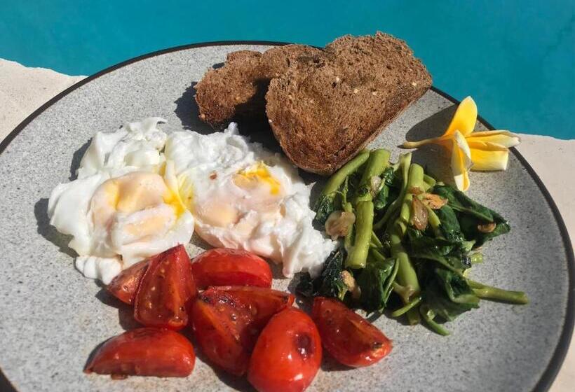 هتل Captain Goodtimes