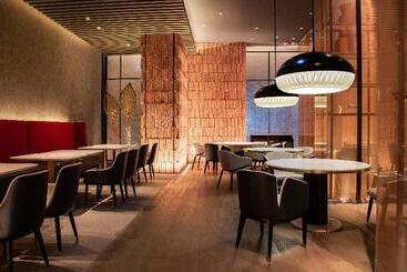 هتل Crowne Plaza Shenzhen World Exhibition And Convention Center, An Ihg