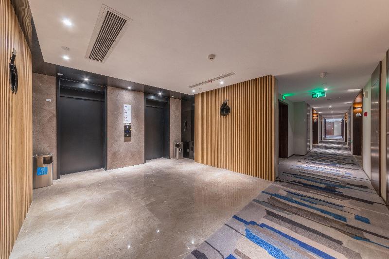هتل Holiday Inn Express Ningbo City Center, An Ihg