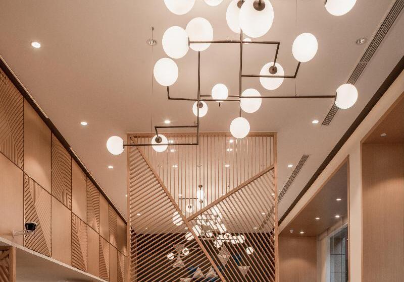 هتل Holiday Inn Express Ningbo City Center, An Ihg