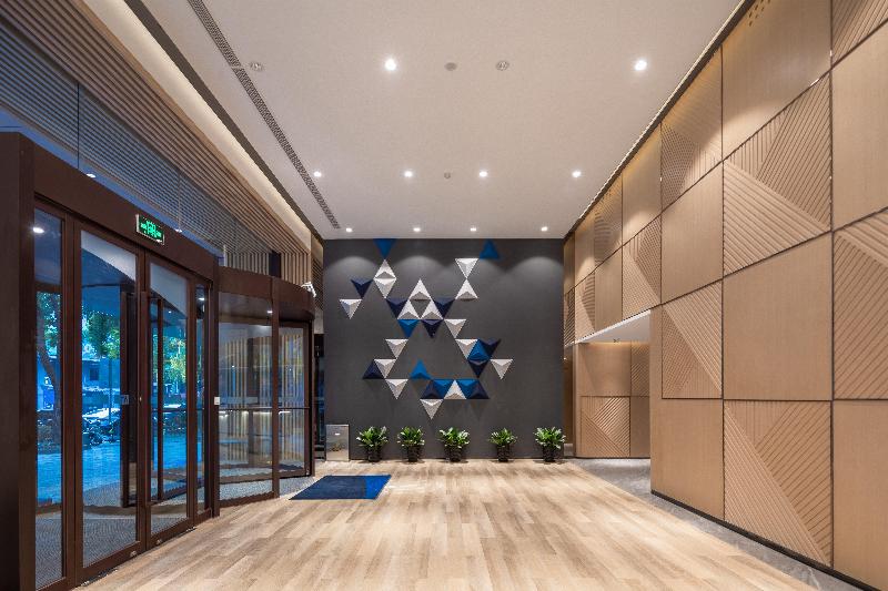 هتل Holiday Inn Express Ningbo City Center, An Ihg
