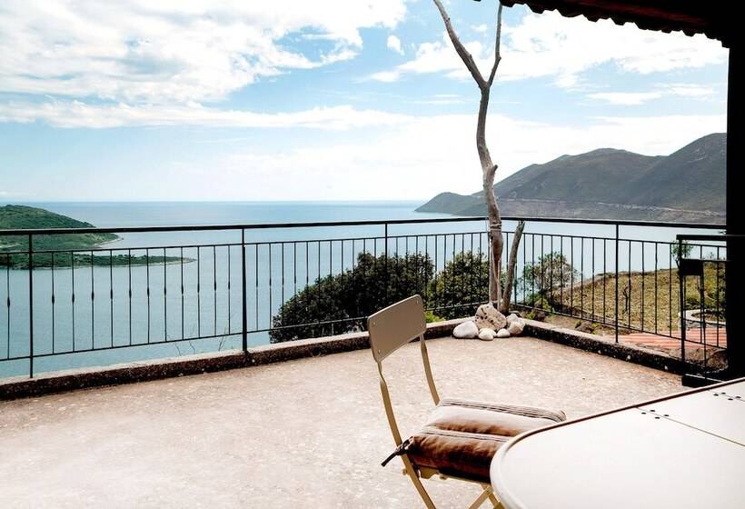 هتل Unique Hideaway With Serene Panoramic Views