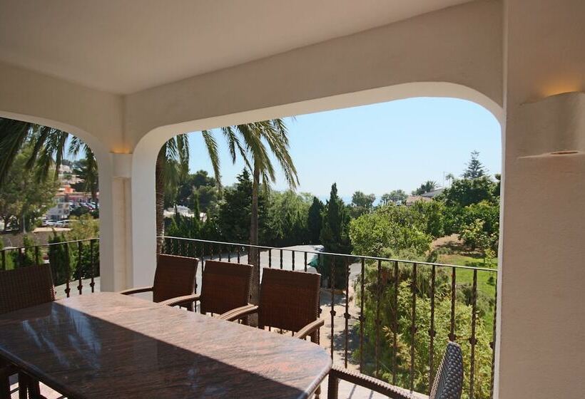 Only 100m To The Beach! Spacious Villa With Private Pool   12 People