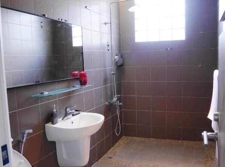 پانسیون Lea's Apartment A