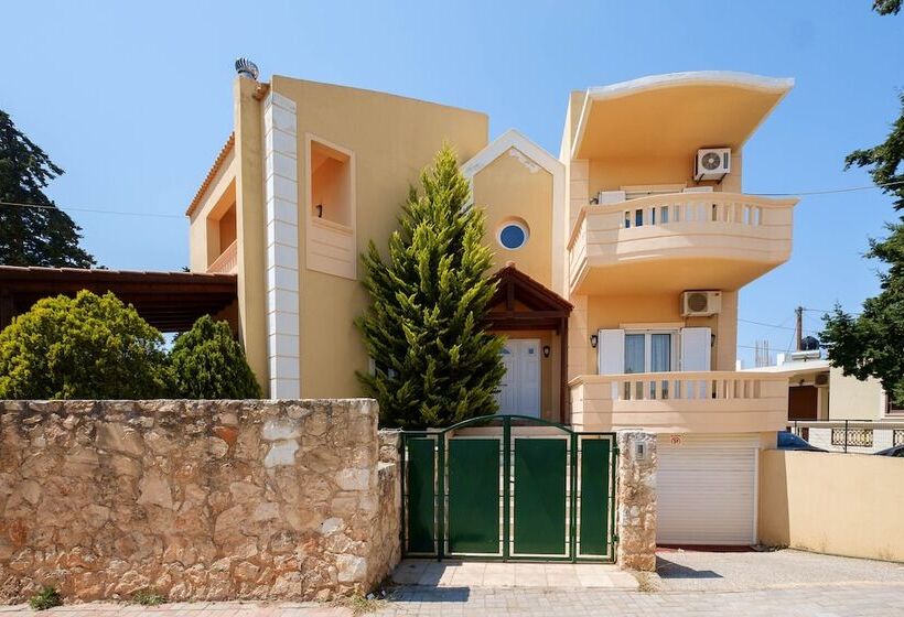 Relaxing Family Home Near Beaches