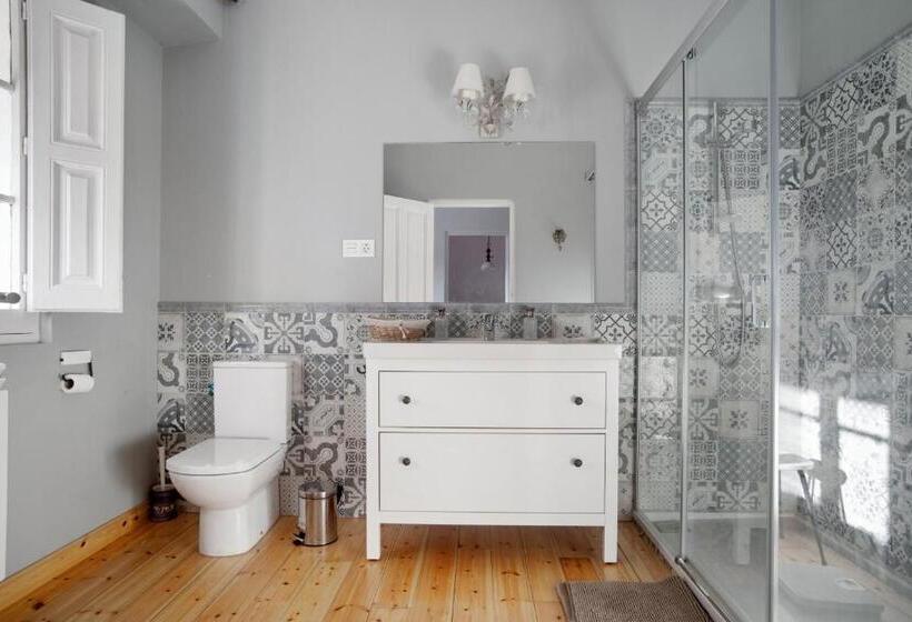 Spacious House With Garden In Sardon De Duero
