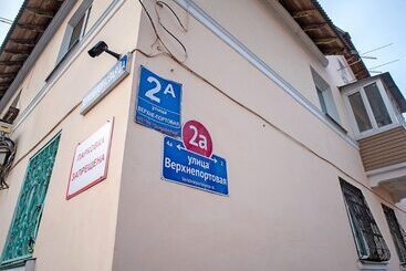 Apartment On Verhneportovaya 2a
