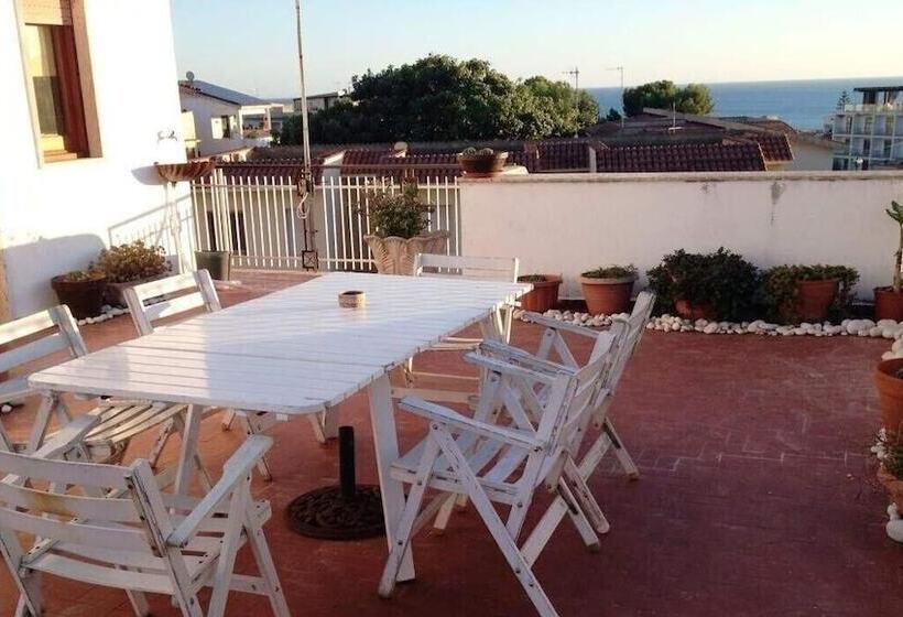 住宿加早餐  La Terrazza Sul Mar Mediterraneo