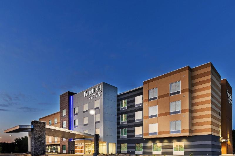 בית מלון כפרי Fairfield By Marriott Inn & Suites Aberdeen, Sd