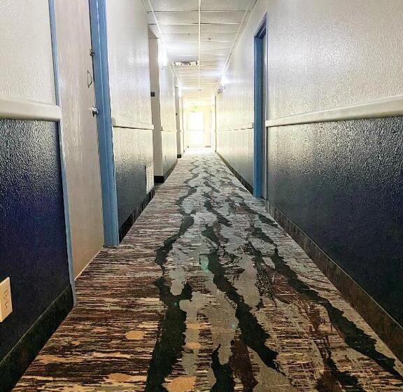 هتل Lone Star Inn