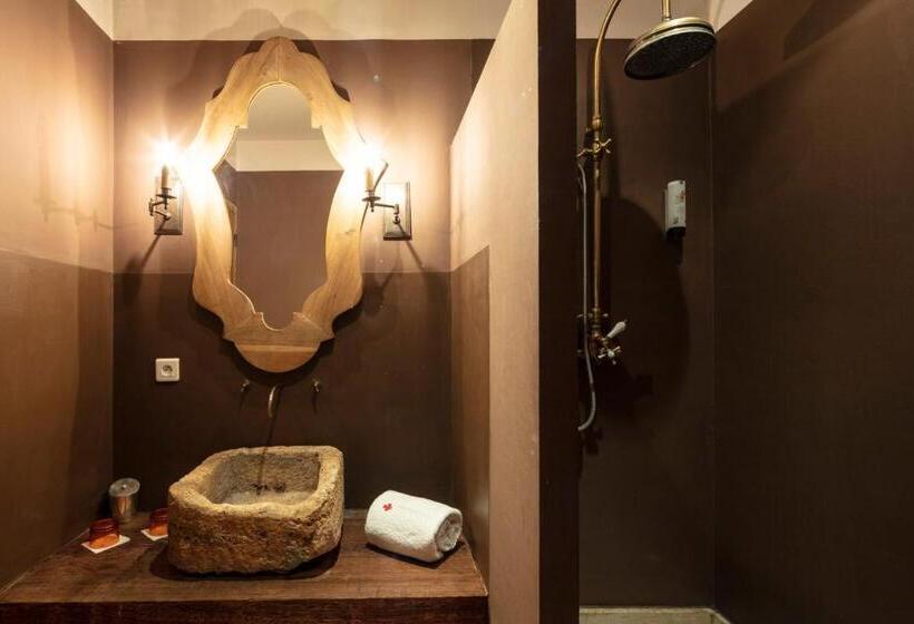 بنسيون Commanderie De Peyrassol