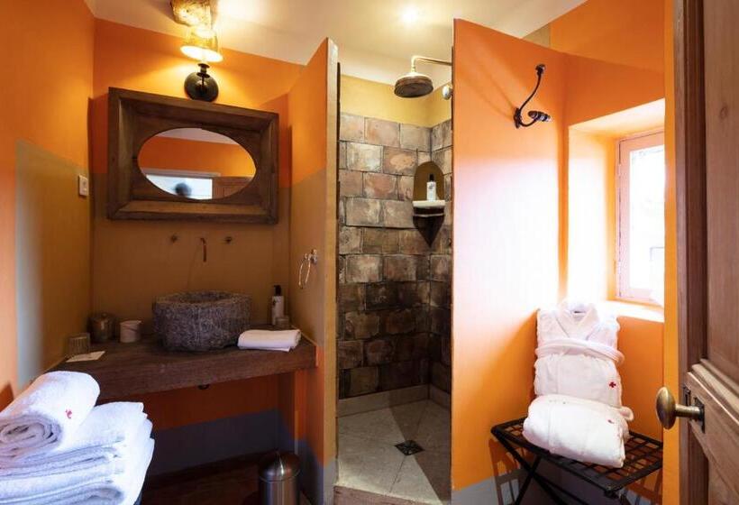 بنسيون Commanderie De Peyrassol