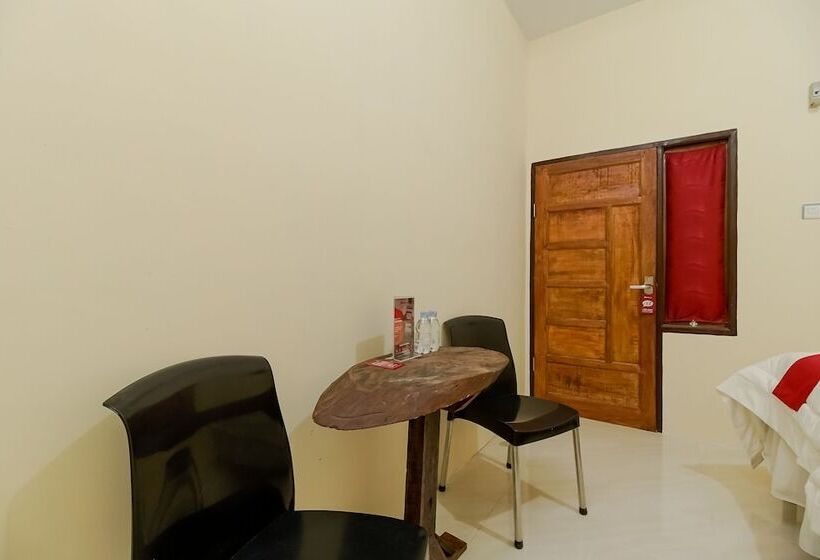 پانسیون Reddoorz Near Tahura Berastagi