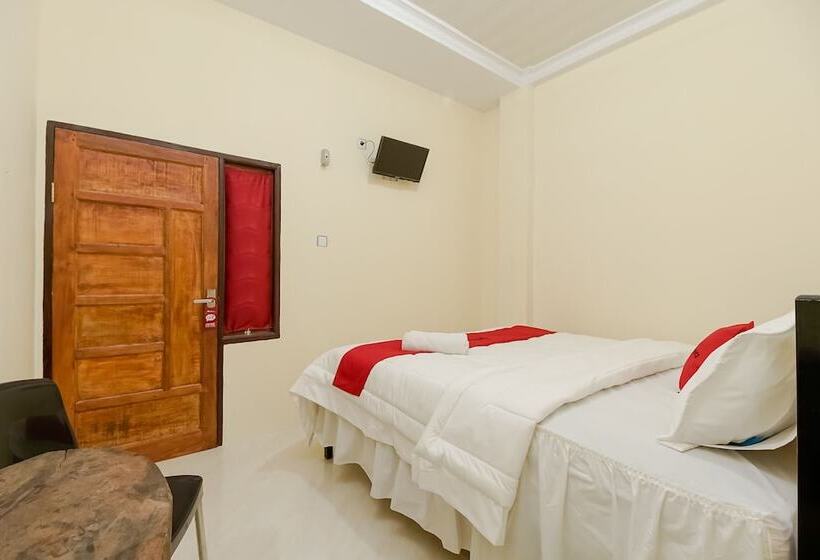پانسیون Reddoorz Near Tahura Berastagi