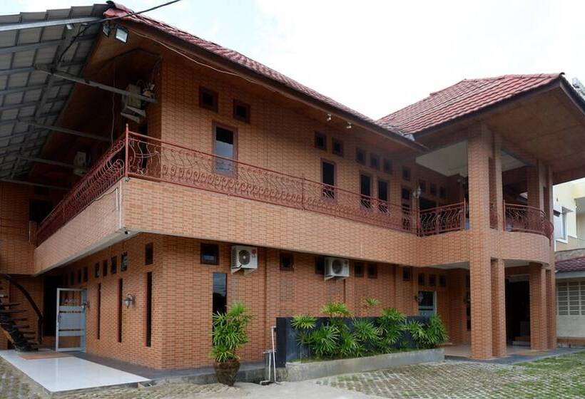 펜션 Reddoorz Plus At Hotel Srikandi Kendari