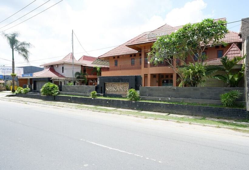 펜션 Reddoorz Plus At Hotel Srikandi Kendari