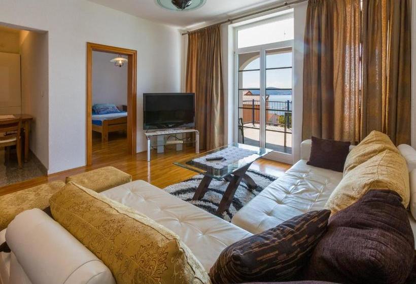 Apartment Goran