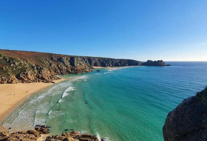 فندق Calloose Holiday Park