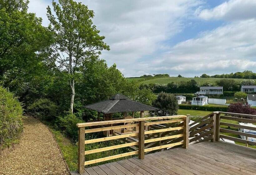 فندق Calloose Holiday Park