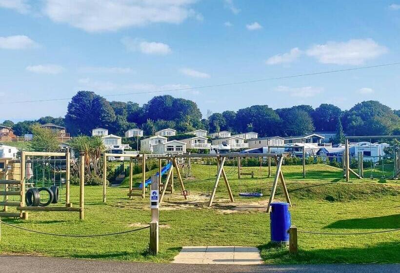 فندق Calloose Holiday Park