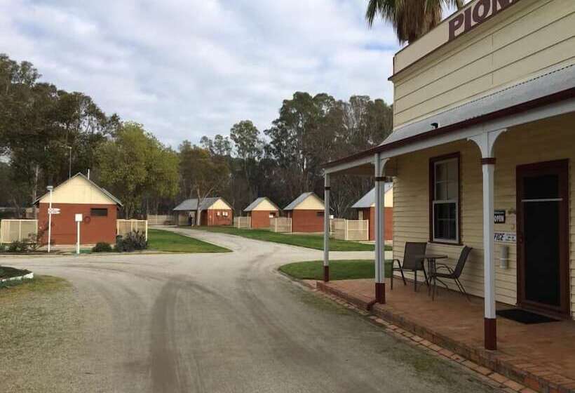 هتل Pioneer Tourist Park