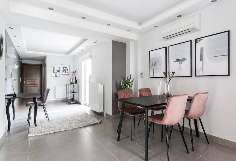 Modernized & Spacious 2bd Apartment In Chalandri By Upstreet