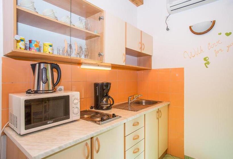 بنسيون Apartments Bionda