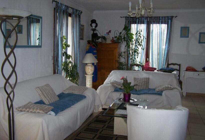 پانسیون Chambres D'hôtes Les Nefliers