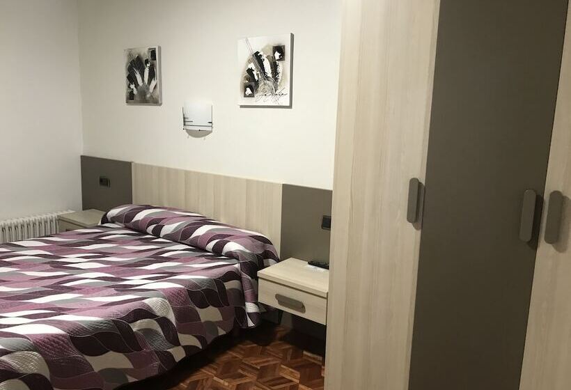 بنسيون Habitaciones Javier