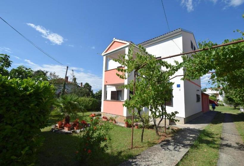 Apartments Petrovic