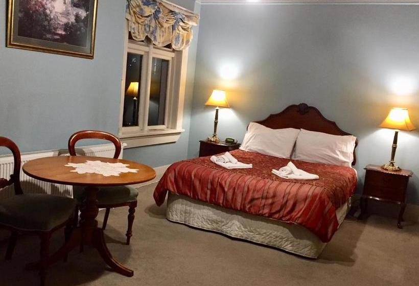 هتل Albatross Inn Bed & Breakfast