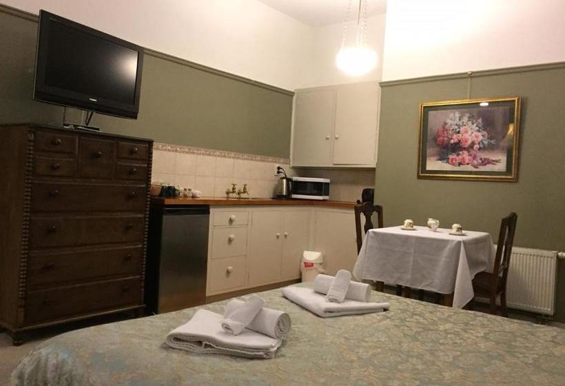 هتل Albatross Inn Bed & Breakfast