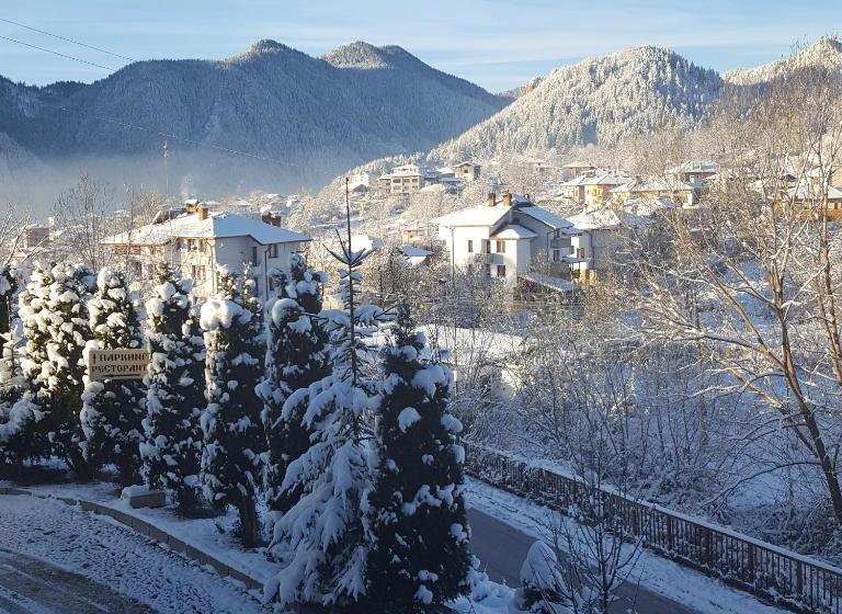 Hotell семеен хотел кристал