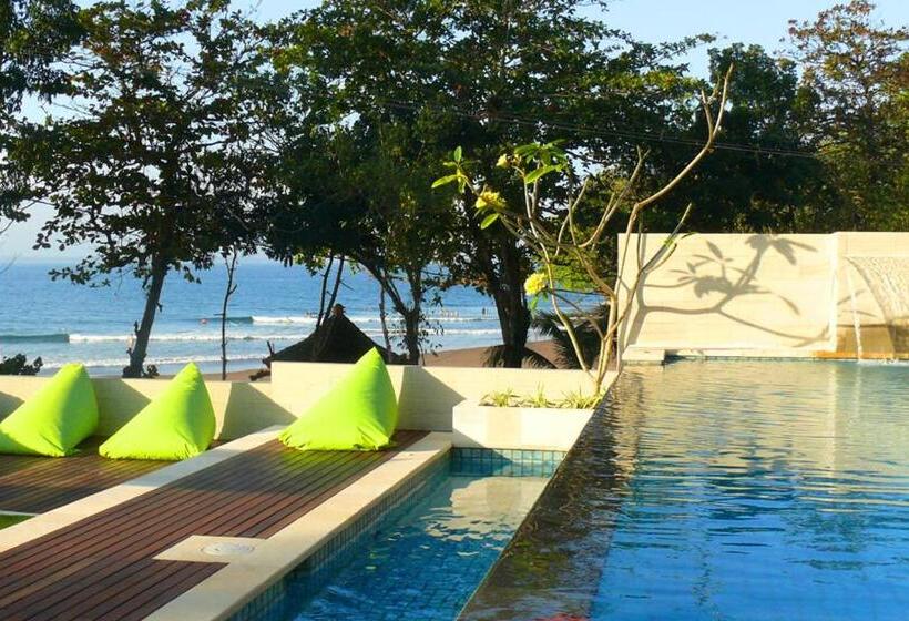 هتل Javacove Beach