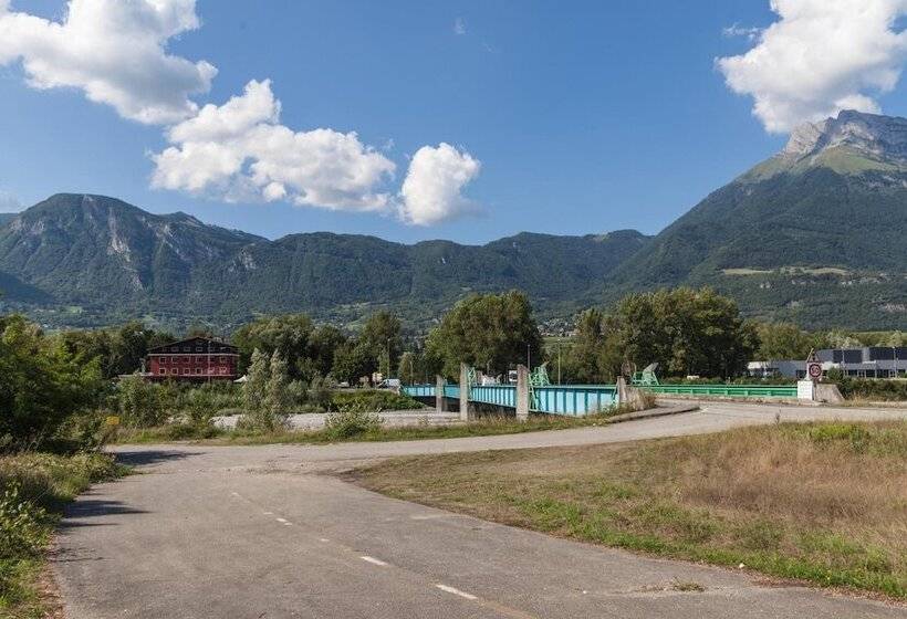 ホテル La Maison De Savoie